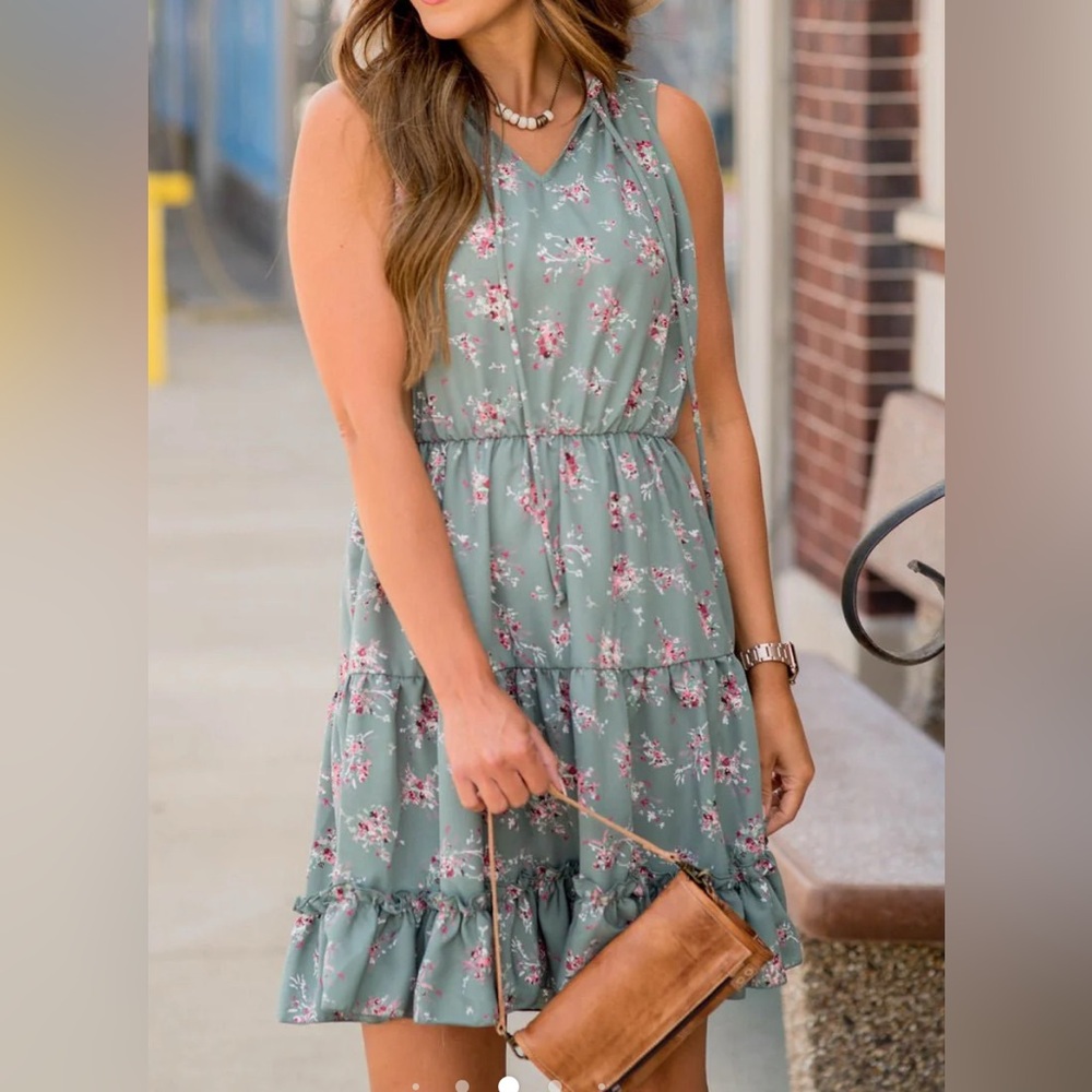 Betsey’s Tiered Floral Green Sleeveless Dress